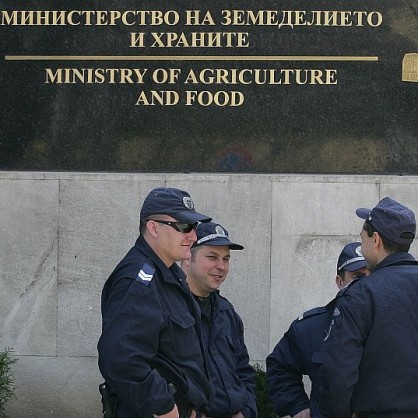 Полицаи пред Министерството на земеделието и храните по повод планирания протест на фермери