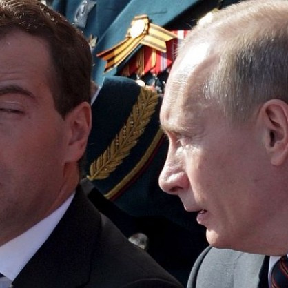 Медведев и Путин на Деня на победата