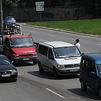 Три автомобила, два буса и два лекотоварни камиона катастрофираха верижно на столичния булевард „Яворов”