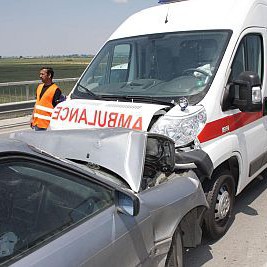 Линейка и  Ауди  се удариха челно край Пловдив