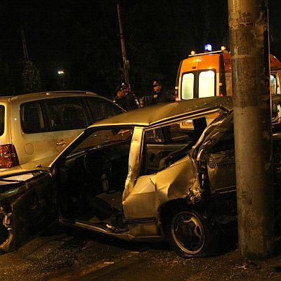 Две момичета са ранени при тежка катастрофа в София