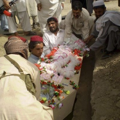 Ударите са били срещу участници в погребението на някои от загиналите при вчерашната атака
