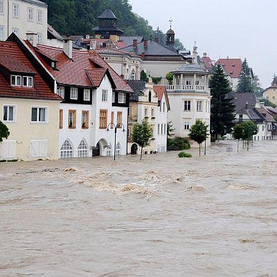 Австрийският град Щайр е наводнен