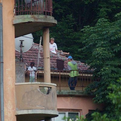 14-годишно момче заплаши да скочи от покрива на блок в Габрово