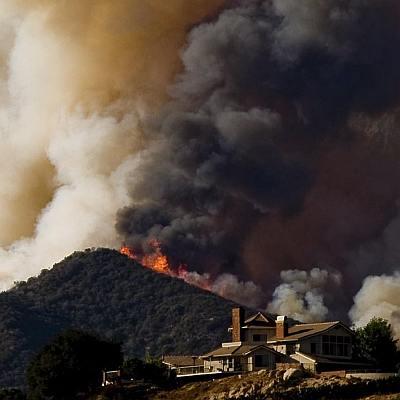 Пожарите в Калифорния