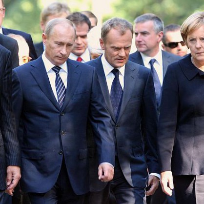 Политици почитат жертвите от ВСВ в Гданск