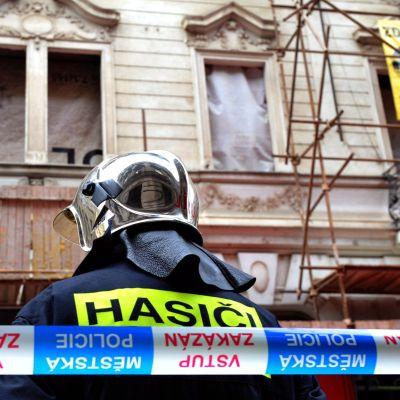 Сграда се срути в Прага и затрупа двама български работници