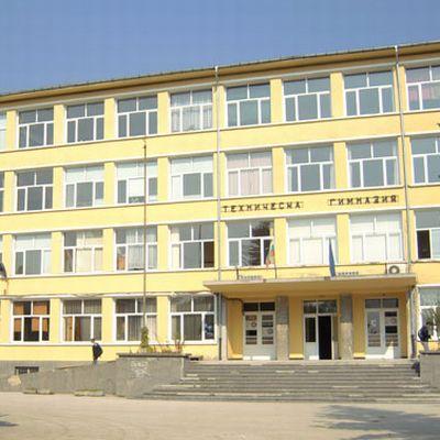 Сградата на Професионалната техническа гимназия в град Варна