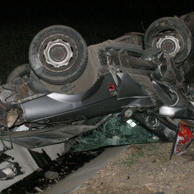 30-годишна жена почина при зверска катастрофа между две леки коли на пътя Казанлък – с. Дунавци