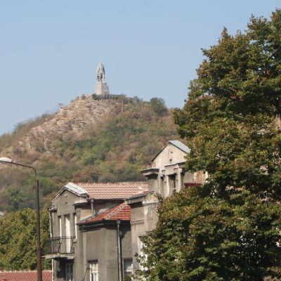 Паметникът на Альоша в Пловдив