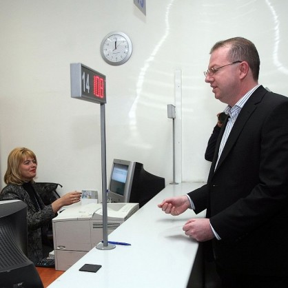 Изпълнителният директор на Националната агенция за приходите (НАП) Красимир Стефанов направи инспекция на работата на служителите от офис „Изток” в столицата