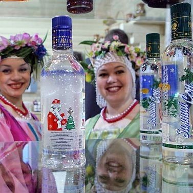 Русия вдига цената на водката