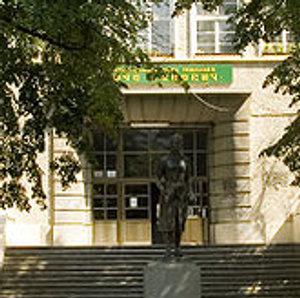 Природоматематическа гимназия „Нанчо Попович“ в Шумен