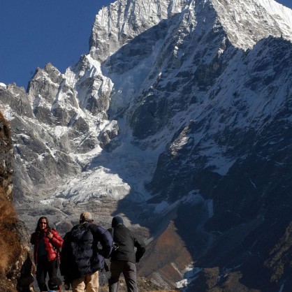 Журналисти по пътя на министрите на Непал, които ще заседават под Еверест