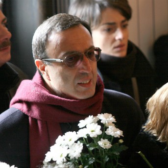 Президентът Петър Стоянов на поклонението пред великият български театрал Коко Азаря