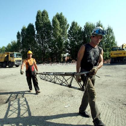 Спряха строежа на спортната зала в София