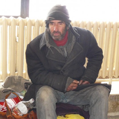 Бездомници в Бургас спят на автогара