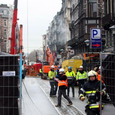 Белгийски пожарникари извадиха телата на още две жертви