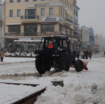 Чистят снега от Главната в Пловдив