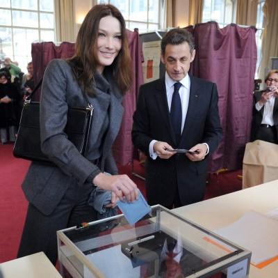 Никола Саркози и Карла Бруни пускат своя вот в изборната урна в неделя