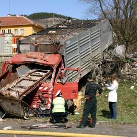 Камион на Титан отнесе шивашко ателие в Крумовград