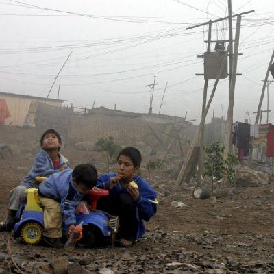 Перуански деца в столицата Лима
