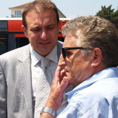 председателят на Общинския съвет на Варна Борислав Гуцанов и ръководителят на Дирекцията на общинския автотранспорт Пенчо Пенчев