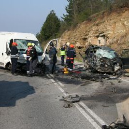 тежка катастрофа станала на пътя между селата Шереметя и Малък Чифлик край Велико Търново