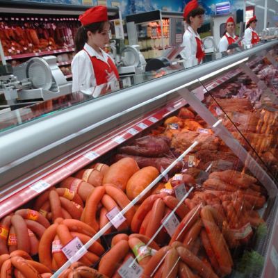 продавачки на колбаси в Кауфланд