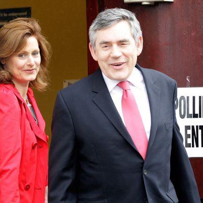 Британският премиер Гордън Браун и неговата съпруга Сара гласуваха в Шотландия