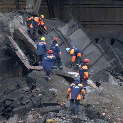 Броят на загиналите при аварията в мина  Распадская  достигна 66 души