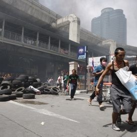 Десетки убити и стотици ранени при сблъсъци в столицата на Тайланд