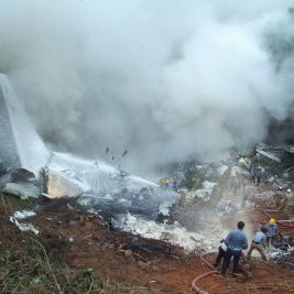 Самолет на Еър Индия се разби, 169 загинаха