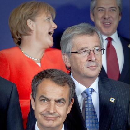 Меркел се смее въпреки кризата в еврозоната. Но усмивката на испанския премиер Сапатеро е угрижена