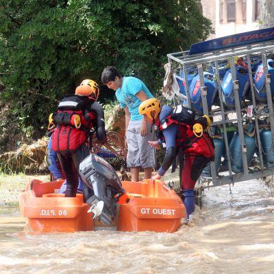25 станаха жертвите на най-големите наводнения в Югоизточна Франция от над 180 години