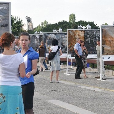 Изложбата за тракийските съкровища е представена на Моста на влюбените