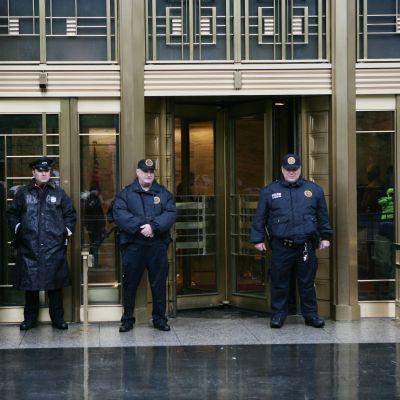 Полицаи пред съда в Ню Йорк