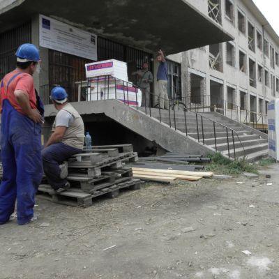 50-годишен строител бе ранен при инцидент в училище в Благоевград