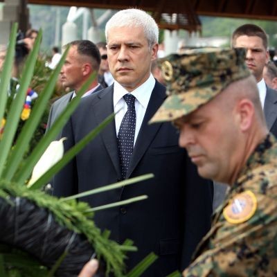 Сръбският президент Борис Тадич обясни вчера присъствието си в Сребреница като  акт на помирение