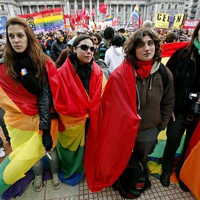 Демонстрации в Аржентина срещу закона за еднополови бракове