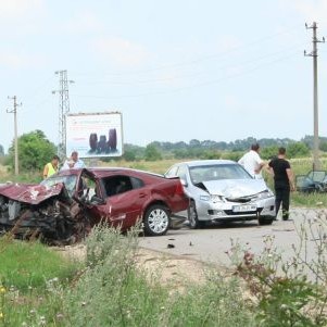 Тежка катастрофа на входа на град Балчик отне живота на двама шофьори - българин и румънец
