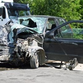 Двама мъже загинаха при тежка катастрофа на пътя Попово - Търговище