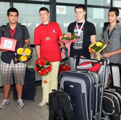 Български ученици с четири медала от олимпиада по информатика