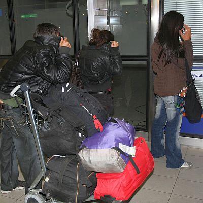 13 от експулсираните от Франция български роми кацнаха на летище София