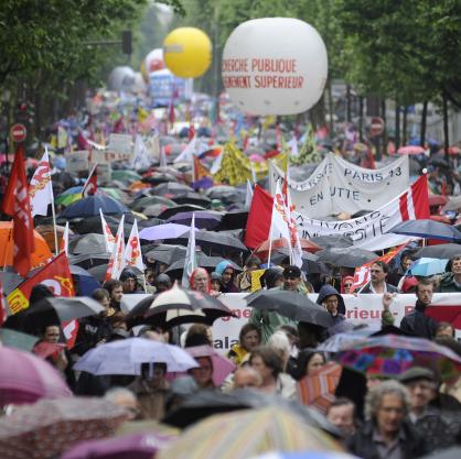 Във Франция има стачки и демонстрации срещу пенсионната реформа