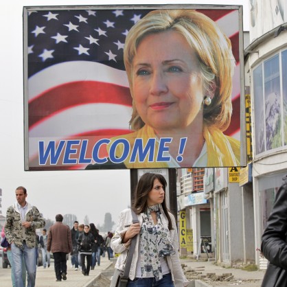 Обиколка на  американския държавен секретар Хилари Клинтън в Босна и  Херцеговина, Сърбия и Косово