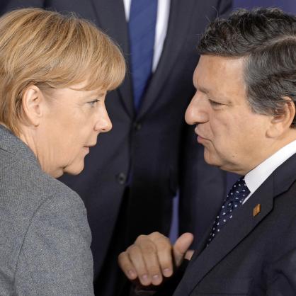 Ангела Меркел и Жозе Барозу по време на Европейския съвет в Брюксел