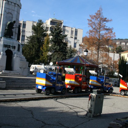 Влакче в лунапарк