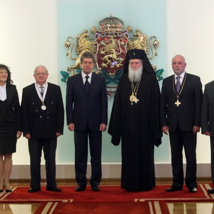 Георги Първанов връчи висши държавни отличия в Деня на народните будители