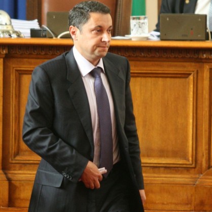 Яне Янев на дебати в парламента